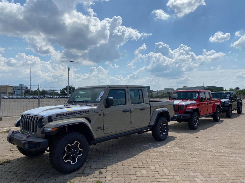 xe jeep bat ngo cap ben chuan bi chinh thuc tro lai viet nam