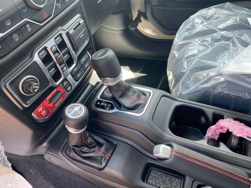 xe jeep bat ngo cap ben chuan bi chinh thuc tro lai viet nam