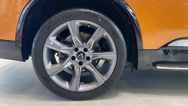 anh chi tiet xe chu tich vinfast president vua ve dai ly