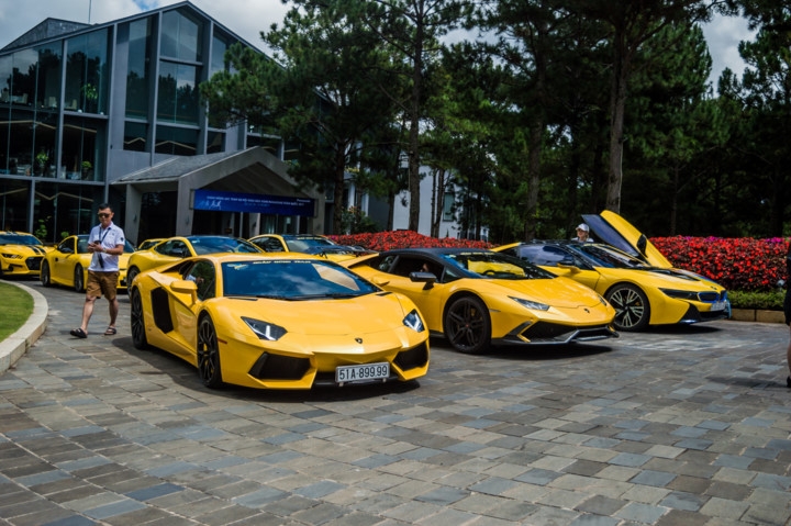 can canh doan sieu xe di chuyen tu da nang vao sai gon