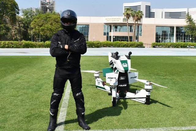 Cảnh sát Dubai dùng mô tô bay đi tuần tra