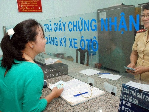Đi đăng ký xe không phải xuất trình chứng minh thư?