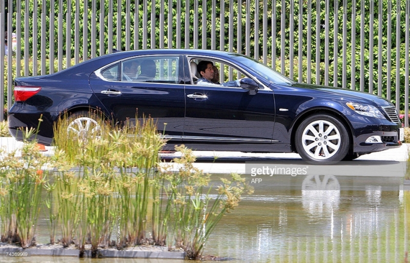 xe chong dan dat nhat nhat ban cua thu tuong abe