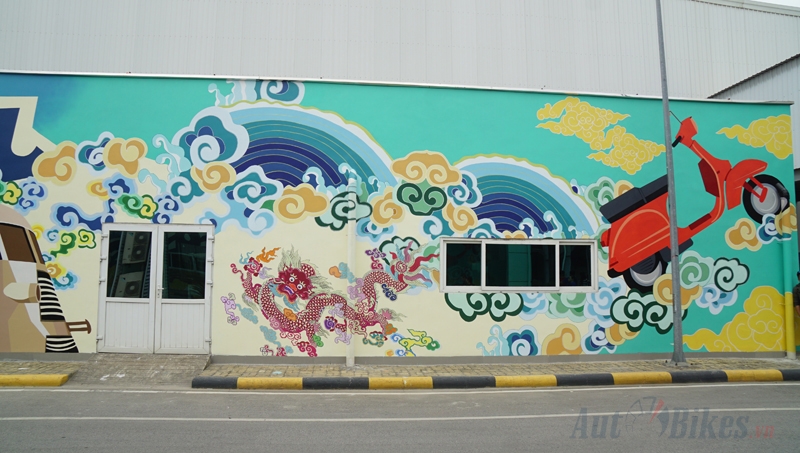 piaggio khanh thanh buc tranh tuong voi su pha tron net van hoa y viet