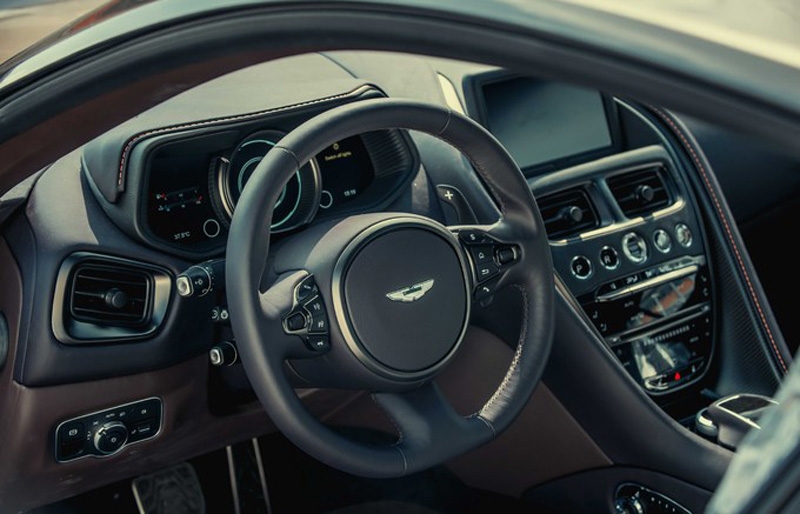 sieu xe aston martin db11 hon 15 ty ve viet nam theo dien chinh hang