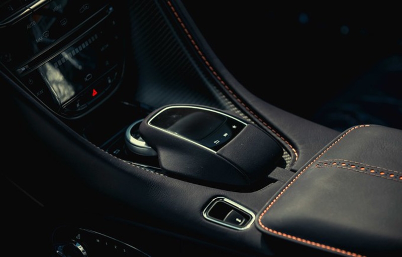 sieu xe aston martin db11 hon 15 ty ve viet nam theo dien chinh hang