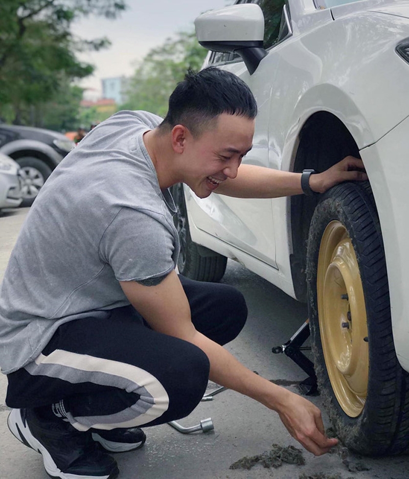 dan dien vien phim ve nha di con so huu mau xe o to nao ngoai doi