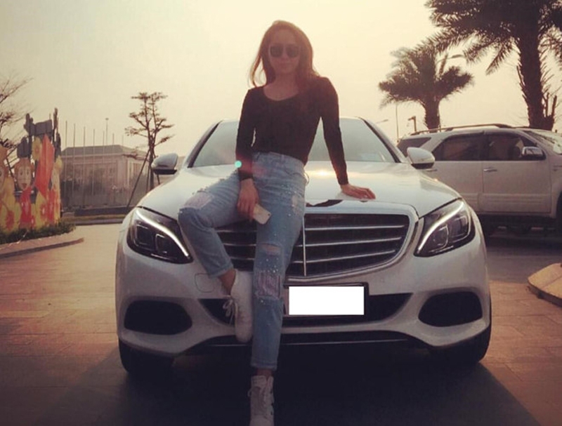 dan dien vien phim ve nha di con so huu mau xe o to nao ngoai doi