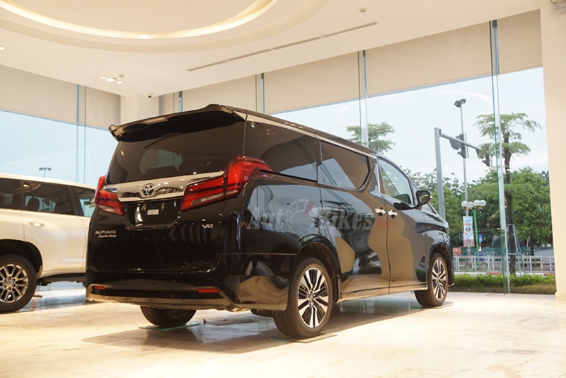 toyota alphard mau xe dat nhat cua toyota viet nam hien nay co gi