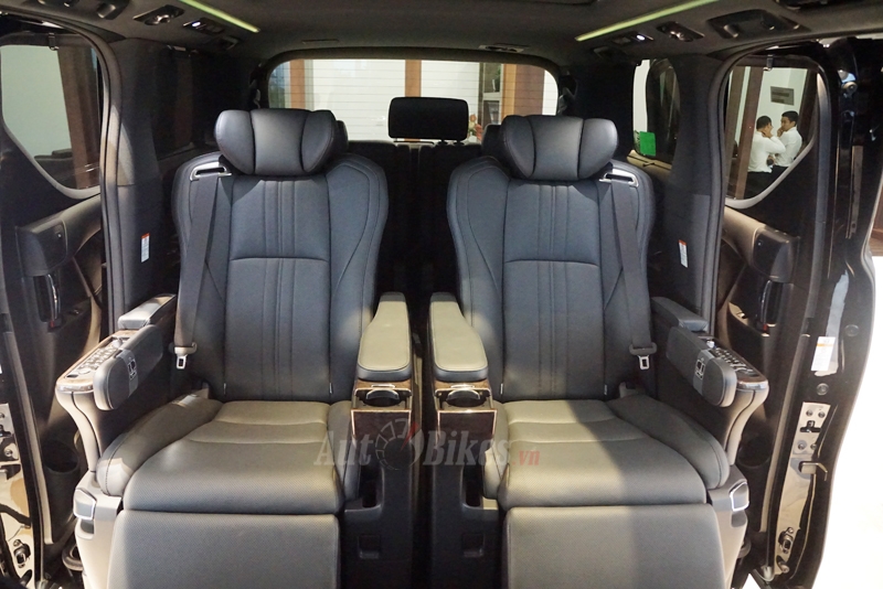 toyota alphard mau xe dat nhat cua toyota viet nam hien nay co gi