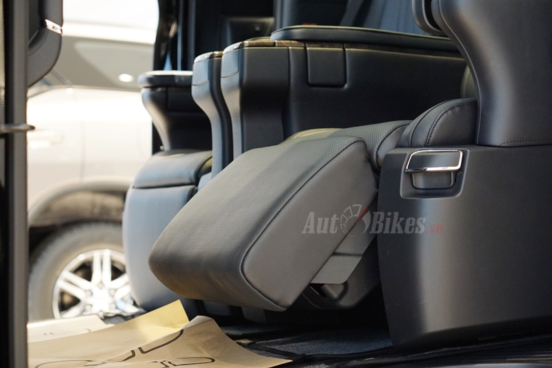 toyota alphard mau xe dat nhat cua toyota viet nam hien nay co gi