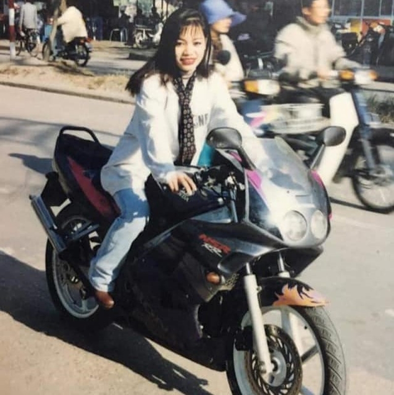 Hình ảnh dân chơi thế hệ 7X, cùng những 'siêu xe' thời bấy giờ