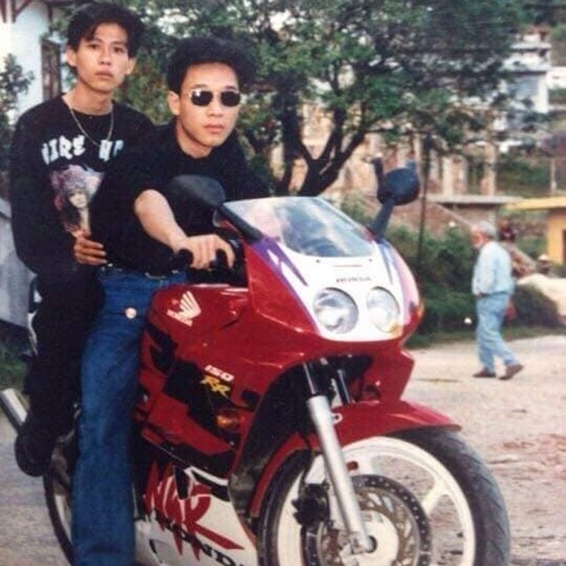 Hình ảnh dân chơi thế hệ 7X, cùng những 'siêu xe' thời bấy giờ