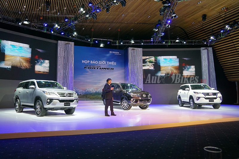 nhap khau fortuner 2017 va civic 2017 bong dung dat hang