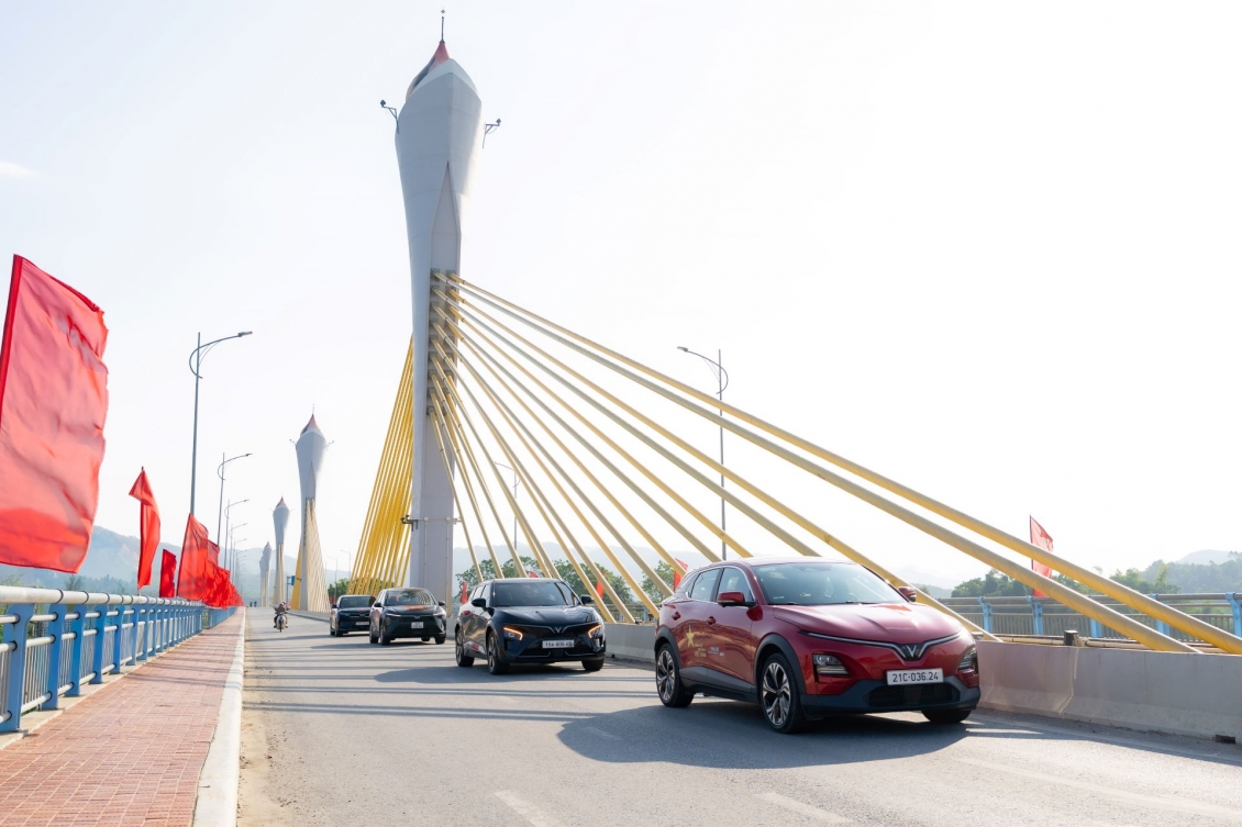 Ưu thế toàn diện giúp xe điện VinFast không đối thủ trong cuộc đua doanh số