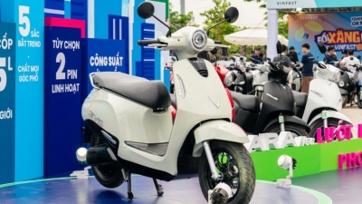 VinFast Evo Grand: Xe máy điện 2 pin đa dụng cho người cần đi xa, chở nhiều