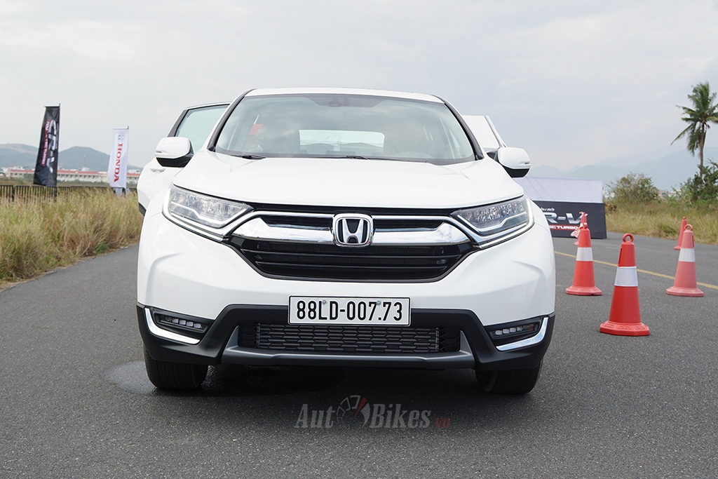 Honda CR-V 2018 'cháy hàng', bán hơn 700 xe trong tháng 1