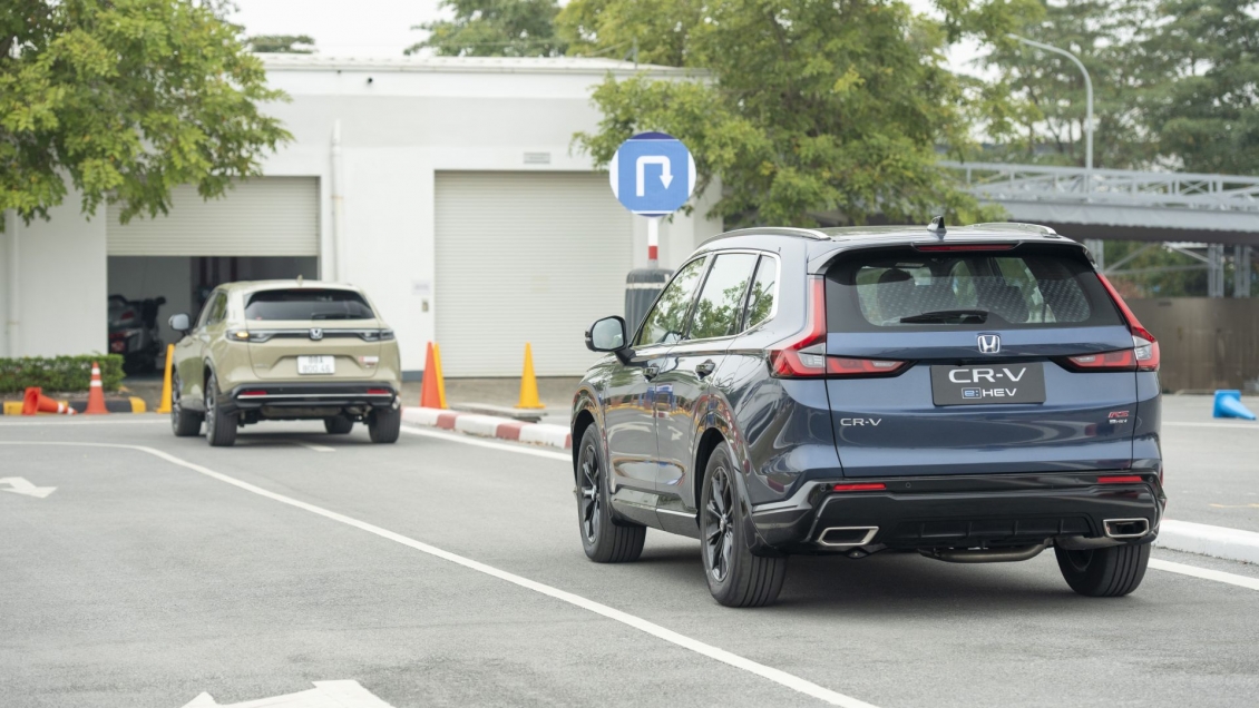 Cận cảnh Honda CR-V e:HEV 2026 lắp ráp tại Việt Nam
