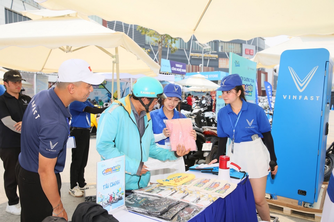VinFast khuấy động mùa mua sắm cuối năm tại TP.HCM bằng sự kiện “Đổi xăng lấy điện” quy mô lớn