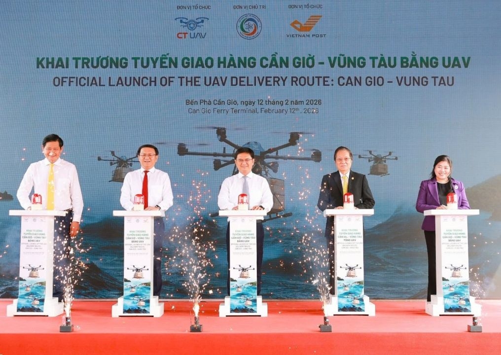 TP.HCM khai trương tuyến giao hàng vượt biển bằng máy bay không người lái