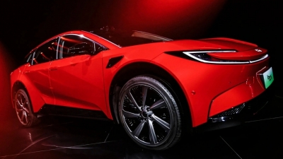 Toyota giữ vững vị trí số 1 toàn cầu dù chậm làm xe điện