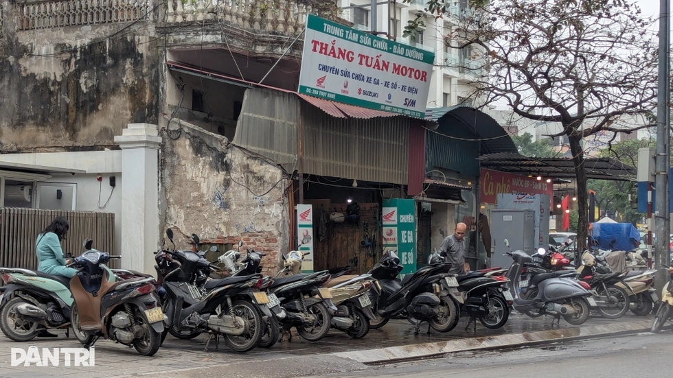 Tiệm rửa xe tăng giá gấp 3 trong ngày cận Tết vẫn tấp nập khách Tiệm rửa xe tăng giá gấp 3 trong ngày cận Tết vẫn tấp nập khách