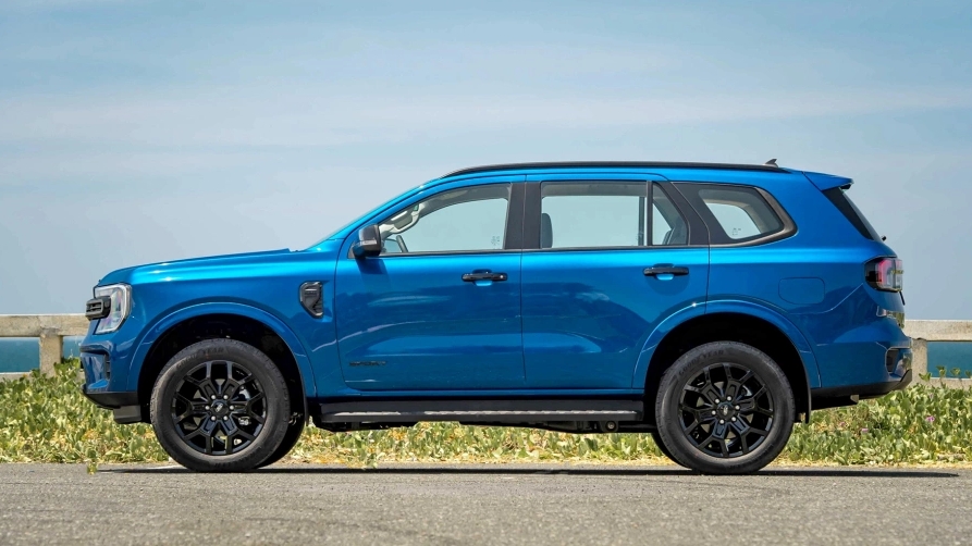 Xe gầm cao cỡ D tháng 1 - sức mạnh tuyệt đối của Ford Everest