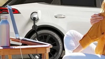 Cách sử dụng nguồn điện từ xe ô tô cho các hoạt động dã ngoại