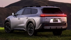 Toyota giảm giá hàng nghìn USD cho mẫu xe điện mới nhất sau vài tuần ra mắt