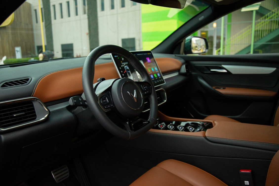 Chủ xe điện thẳng thắn: Không có lý do gì bỏ tiền gấp 4-5 lần mua xe xăng, khi đã có VF 9 Chủ xe điện thẳng thắn: Không có lý do gì bỏ tiền gấp 4-5 lần mua xe xăng, khi đã có VF 9