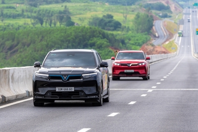 Chủ xe điện thẳng thắn: Không có lý do gì bỏ tiền gấp 4-5 lần mua xe xăng, khi đã có VF 9