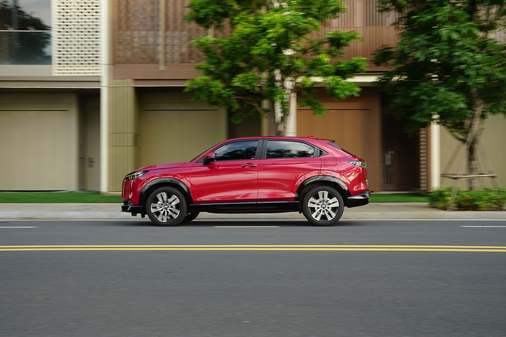 Honda Việt Nam bất ngờ giảm giá HR-V e:HEV Honda Việt Nam bất ngờ giảm giá HR-V e:HEV