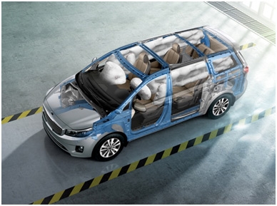 kia sedona hut khach ban hon 4000 xe sau 2 nam