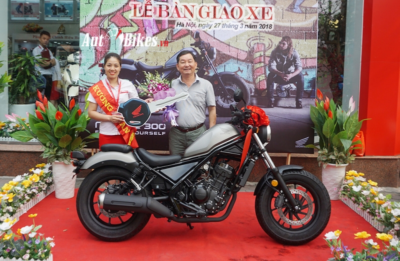 honda rebel 300 ban ra thi truong