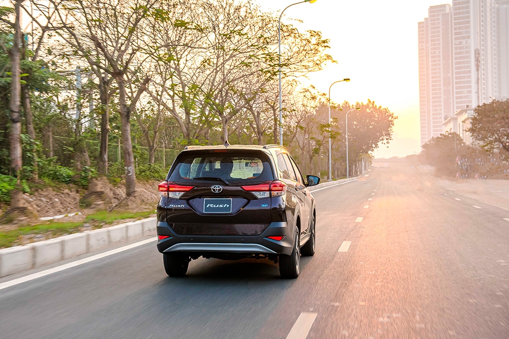 toyota-rush-cho-nguo-i-sa-nh-choi-3