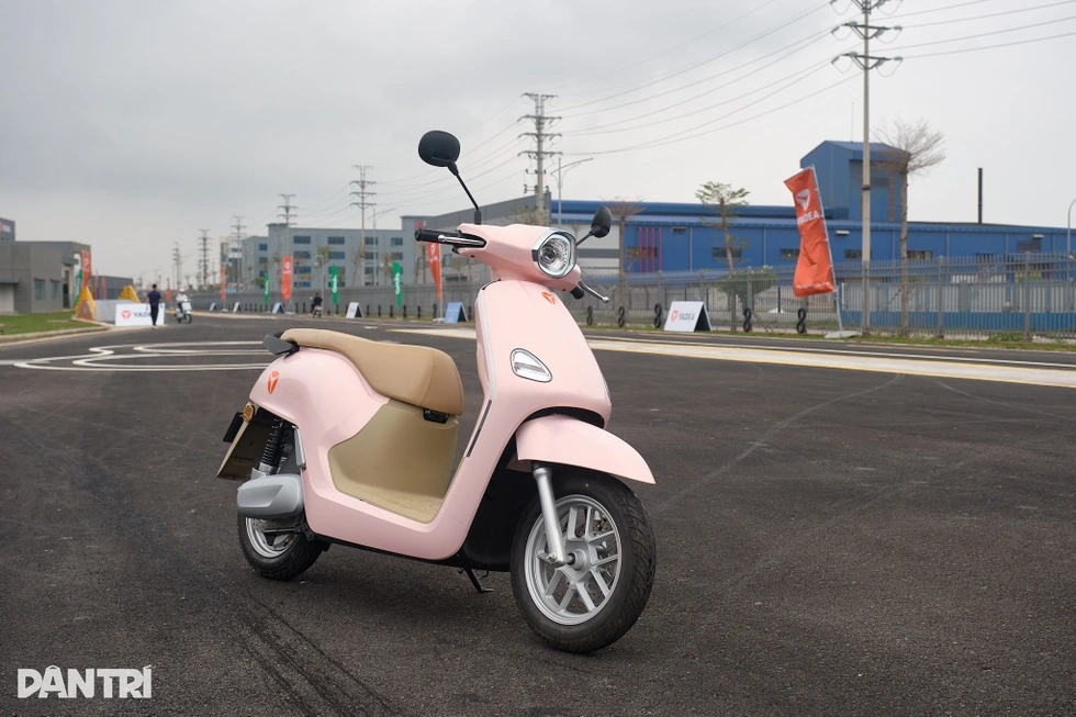 Yadea ra mắt xe máy điện tầm giá 30 triệu đồng, lần đầu hé lộ trạm đổi pin Yadea ra mắt xe máy điện tầm giá 30 triệu đồng, lần đầu hé lộ trạm đổi pin