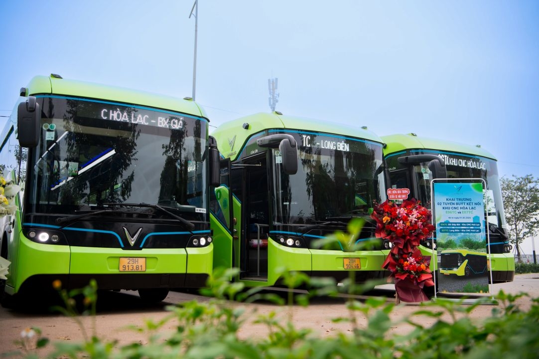 VinBus khai trương 2 tuyến buýt điện kết nối trung tâm Hà Nội với Khu Công nghệ cao Hòa Lạc VinBus khai trương 2 tuyến buýt điện kết nối trung tâm Hà Nội với Khu Công nghệ cao Hòa Lạc