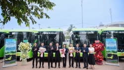 VinBus khai trương 2 tuyến buýt điện kết nối trung tâm Hà Nội với Khu Công nghệ cao Hòa Lạc