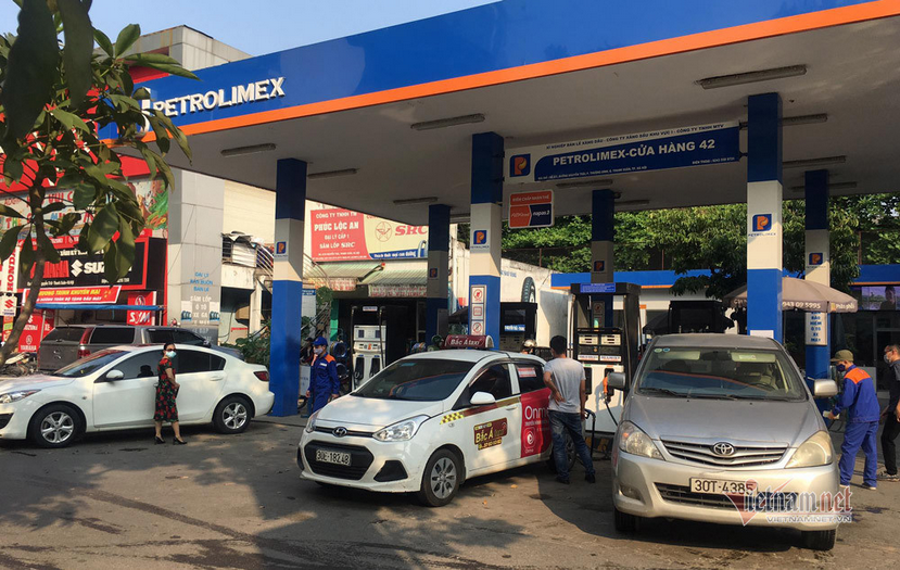 Giá nhiên liệu leo thang: Đi đổ xăng vào khung giờ nào trong ngày là 'hời' nhất? Giá nhiên liệu leo thang: Đi đổ xăng vào khung giờ nào trong ngày là 'hời' nhất?