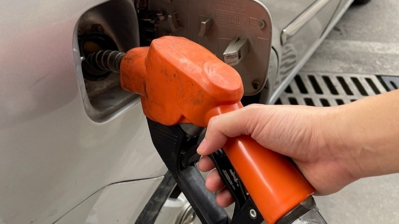 Giá nhiên liệu leo thang: Đi đổ xăng vào khung giờ nào trong ngày là 'hời' nhất?