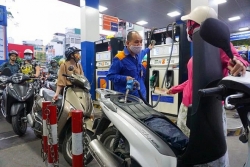 Giá xăng tăng, người tiêu dùng có khuynh hướng “đảo chiều” sang sử dụng xe điện