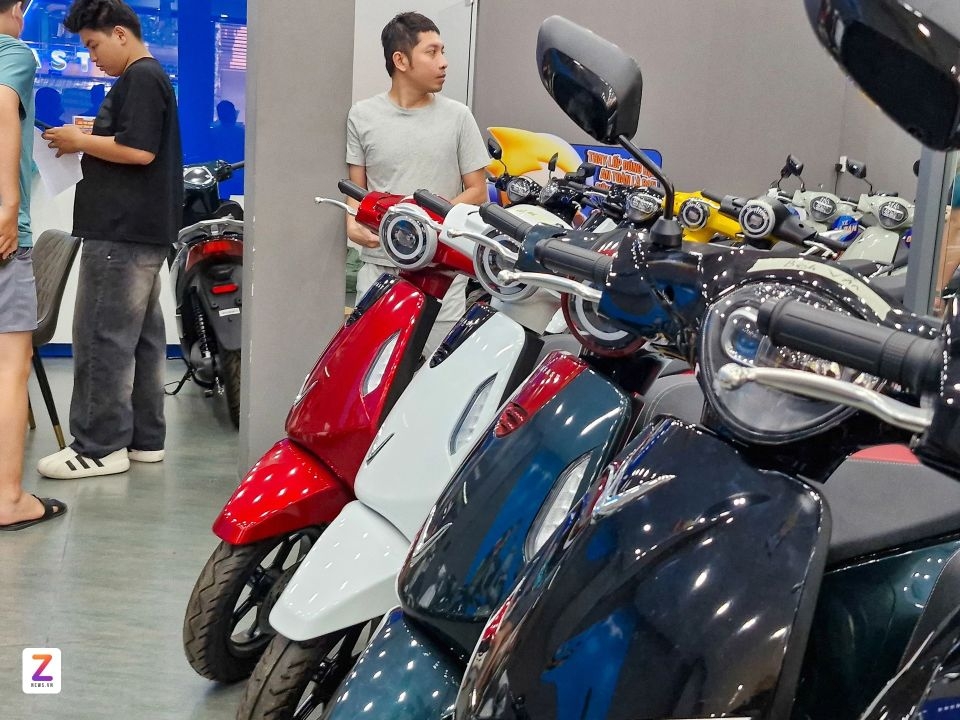 Khách Việt tăng quan tâm xe máy điện, đại lý nói bán 50 xe/ngày