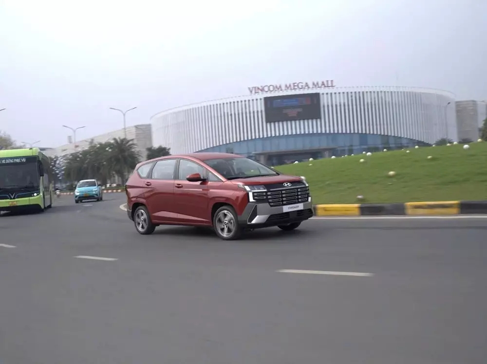 Hyundai Stargazer 2026 lộ ảnh chạy thử, sẵn sàng ra mắt tại Việt Nam