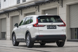 Honda CR-V 2026 bản máy xăng được bổ sung trang bị