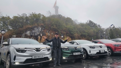 Chủ xe tiên phong đánh giá VinFast VF 8: “Xe xăng ở phân khúc giá cao hơn 2-3 lần mới so được”