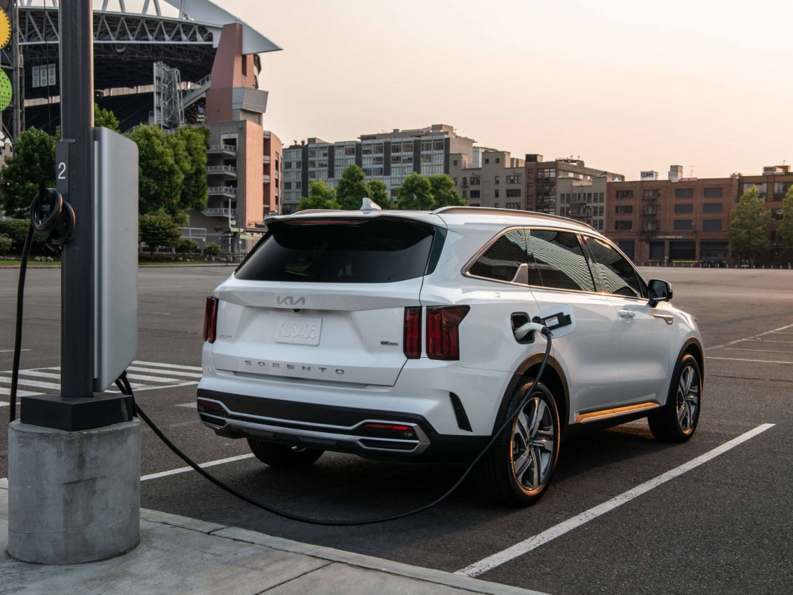 Loạt SUV hybrid 'ăn xăng như ngửi', lợi thế giữa thời giá xăng tăng cao