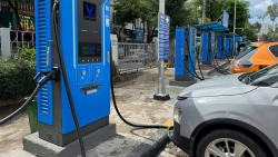 Mô hình trạm sạc tích hợp tại bến xe tạo thuận lợi cho tài xế dịch vụ