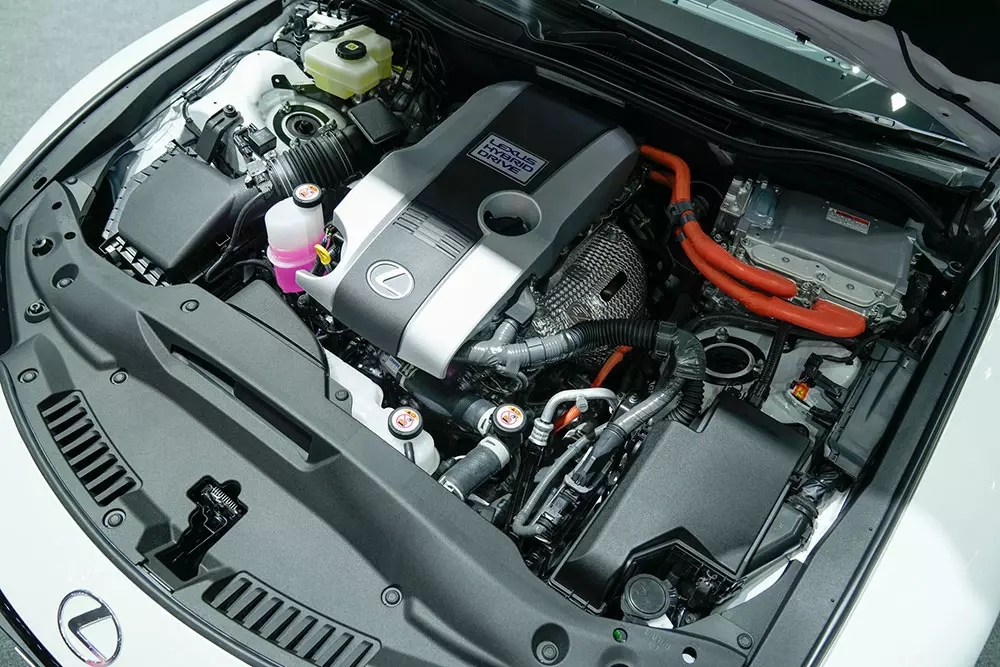 Cận cảnh Lexus IS300h 2026 mới ra mắt Đông Nam Á, liệu có quay trở lại Việt Nam?