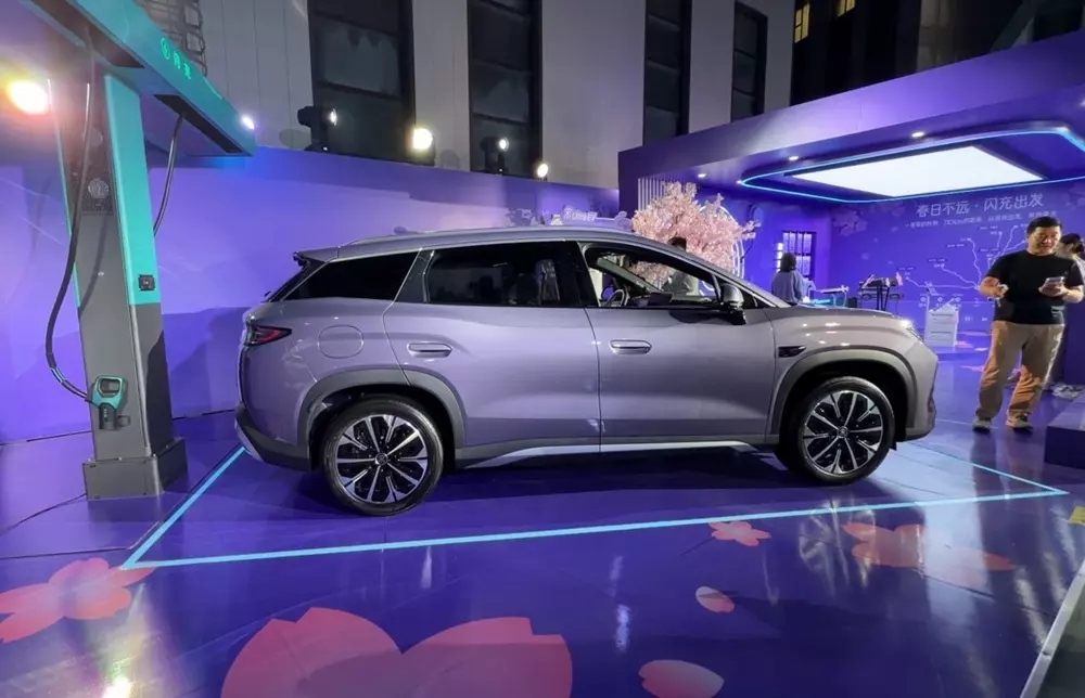 BYD Song Ultra EV được bổ sung phiên bản mới, sạc pin chỉ trong 9 phút