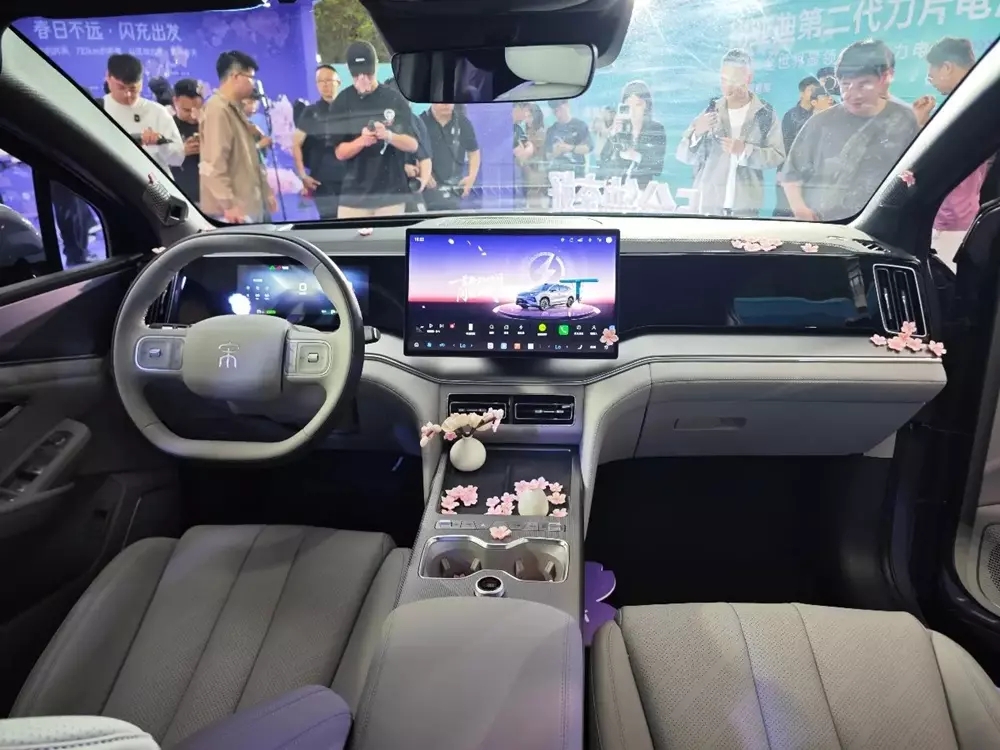 BYD Song Ultra EV được bổ sung phiên bản mới, sạc pin chỉ trong 9 phút